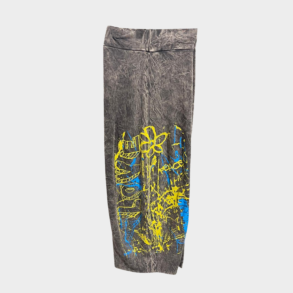 Yoga Pants with Graffiti Print in Gray Mineral Wash