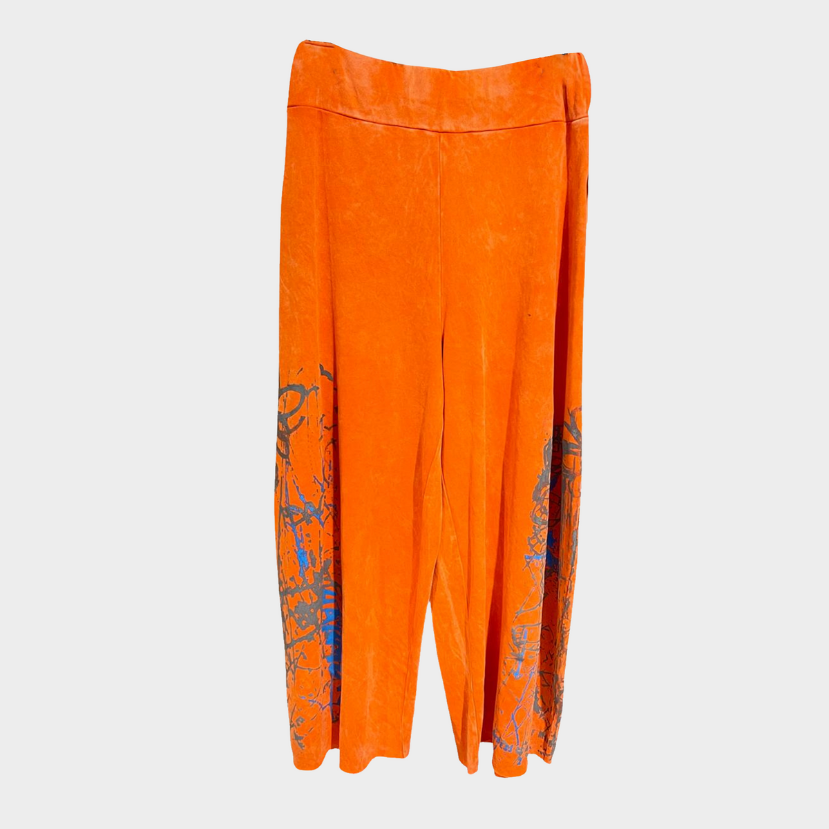 Yoga Pants with Graffiti Print in Gray Mineral Wash