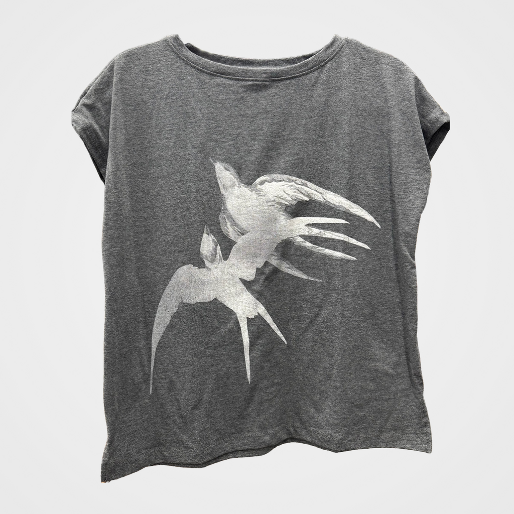 Tee with Two Swallows Print in Three Colors