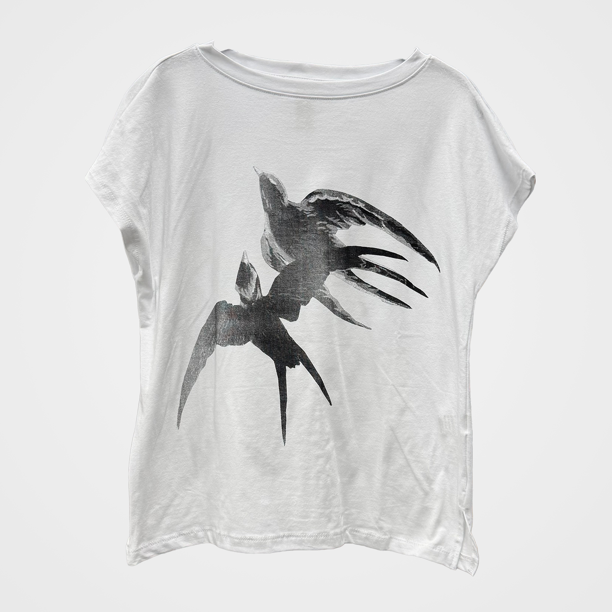 Tee with Two Swallows Print in Three Colors